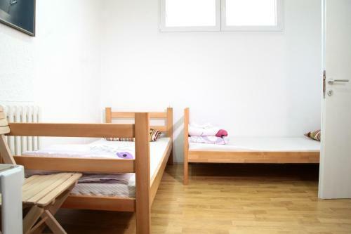 Hostel Jellostone
