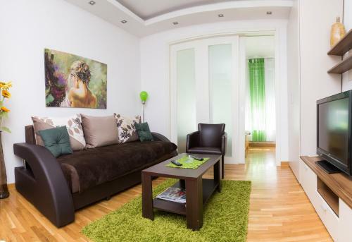 Twin Belville Apartments