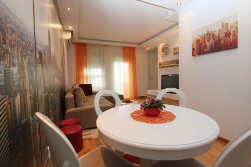 Twin Belville Apartments