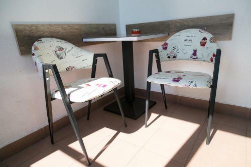 Twin Belville Apartments