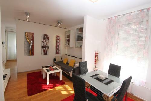 Twin Belville Apartments