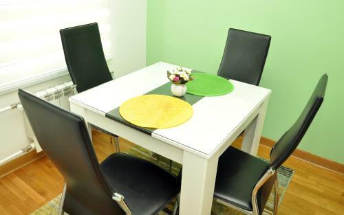 Twin Belville Apartments