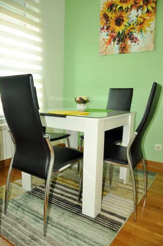 Twin Belville Apartments