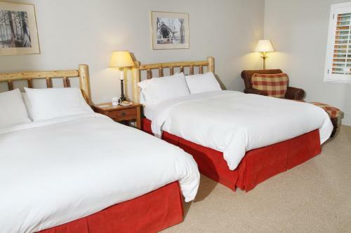 The Lodge At Riverside