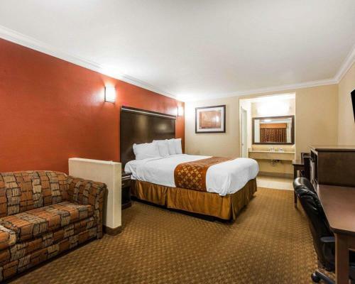 Hotel Rodeway Inn & Suites Corona