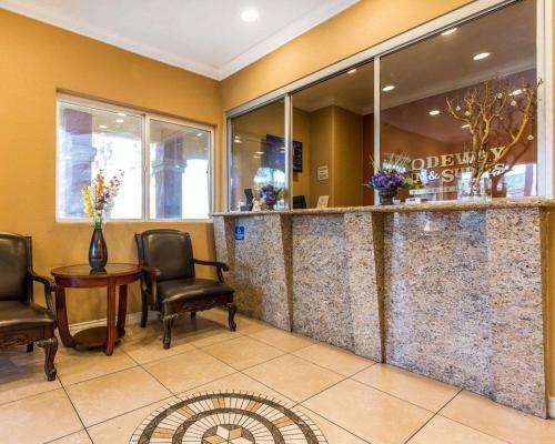 Hotel Rodeway Inn & Suites Corona