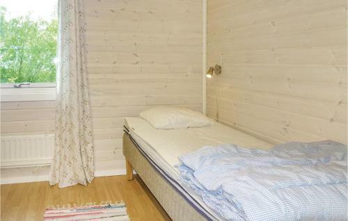 Three-bedroom Holiday Home In Garsnas