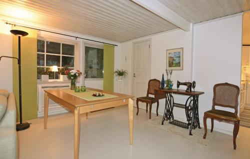 Holiday Home Hen�n With A Fireplace 04