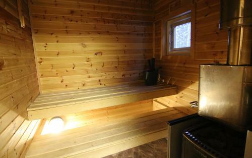 Lodge Arctic Island