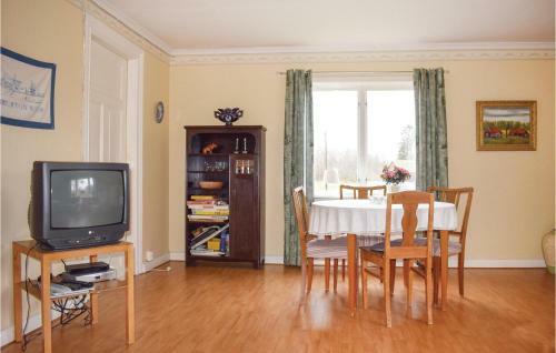 Three-bedroom Holiday Home In Stromsnasbruk