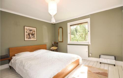 Three-bedroom Holiday Home In Mardaklev