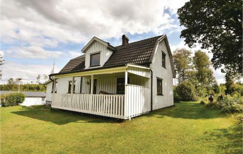 Three-bedroom Holiday Home In Mardaklev
