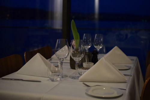 H�llsn�s Hotell & Konferens