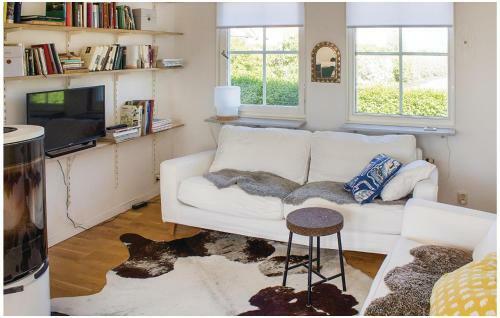 Three-bedroom Holiday Home In Brantevik