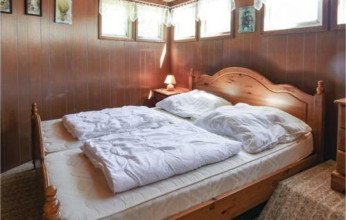 Two-bedroom Holiday Home In Hovas