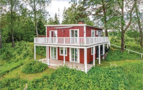 Three-bedroom Holiday Home In Bodafors