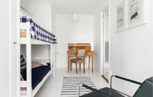 Three-bedroom Holiday Home In Bodafors