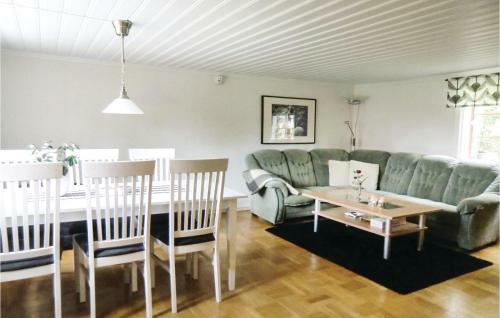 Two-bedroom Holiday Home In Stensjon