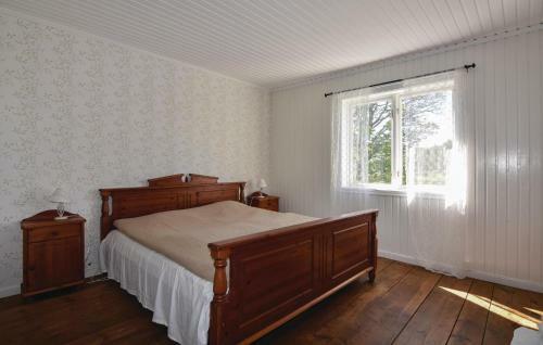 Six-bedroom Holiday Home In Hogsater