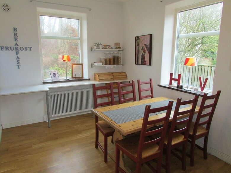 Hallands�sen Hostel & B&B