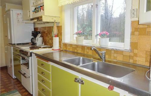 Two-bedroom Holiday Home In Hastveda