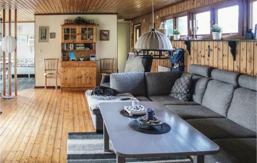 Three-bedroom Holiday Home In Nybrostrand