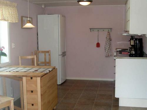 Two-bedroom Holiday Home In L�nashult 1