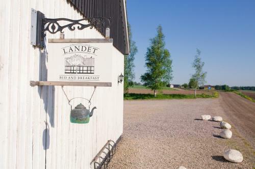 Landet Bed And Breakfast