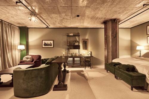 Steam Hotel