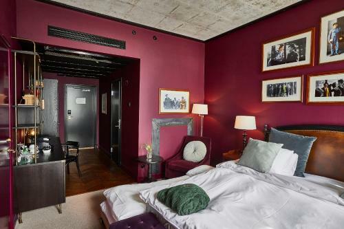 Steam Hotel
