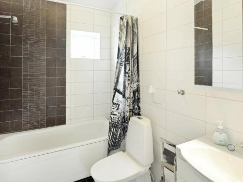 Two-bedroom Holiday Home In Vallentuna