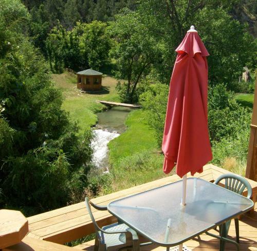 River Falls Lodging