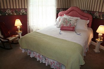 Woodstock Inn Bed & Breakfast