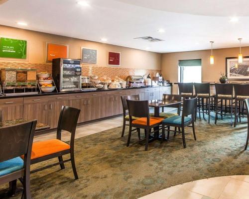 Hotel Comfort Suites Knoxville