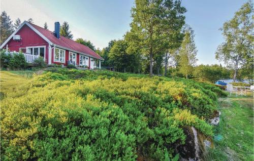 Three-bedroom Holiday Home In Borgstena