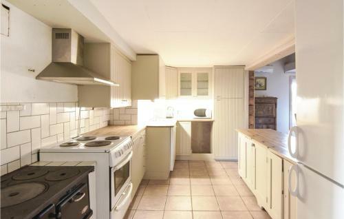 Three-bedroom Holiday Home In Lerdala