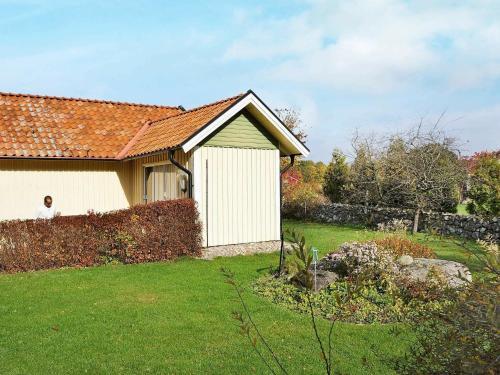 Two-bedroom Holiday Home In Brom�lla