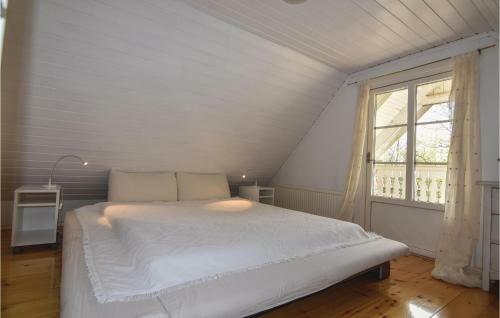 Three-bedroom Holiday Home In Arjang