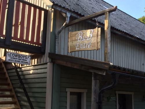 Hostal J A Ranch Bed & Breakfast