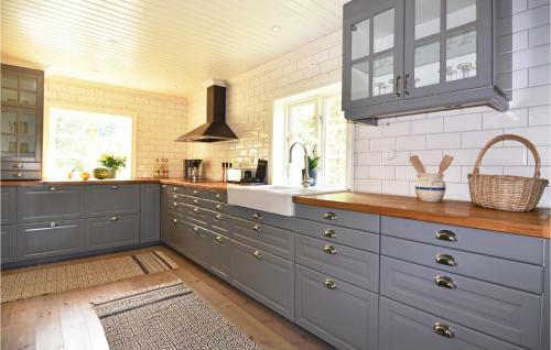 Two-bedroom Holiday Home In Bengtsfors