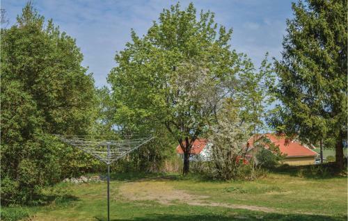 Three-bedroom Holiday Home In Farentunna