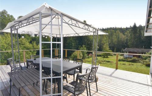 Two-bedroom Holiday Home In Stromstad