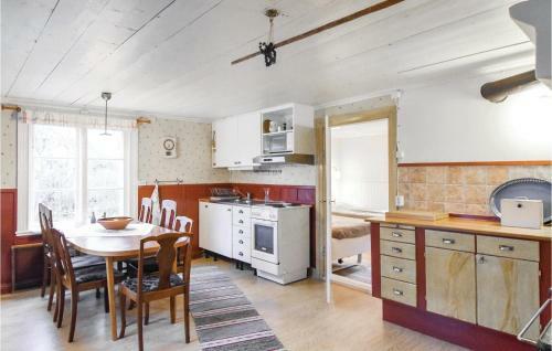 Two-bedroom Holiday Home In Gullspang