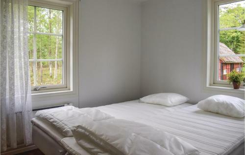 One-bedroom Holiday Home In Gullabo