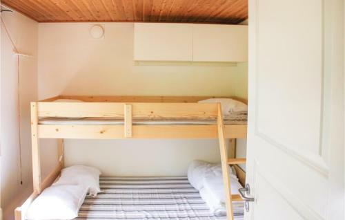 Two-bedroom Holiday Home In Tjurko