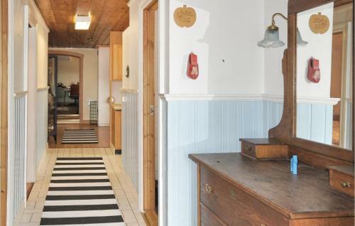 Four-bedroom Holiday Home In Sorsjon