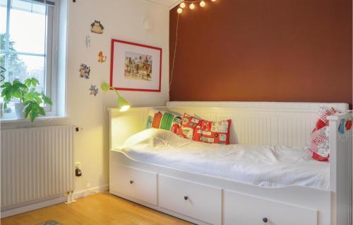 Three-bedroom Holiday Home In Nacka Strand