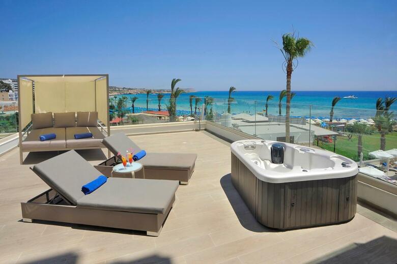 Hotel Nelia Beach