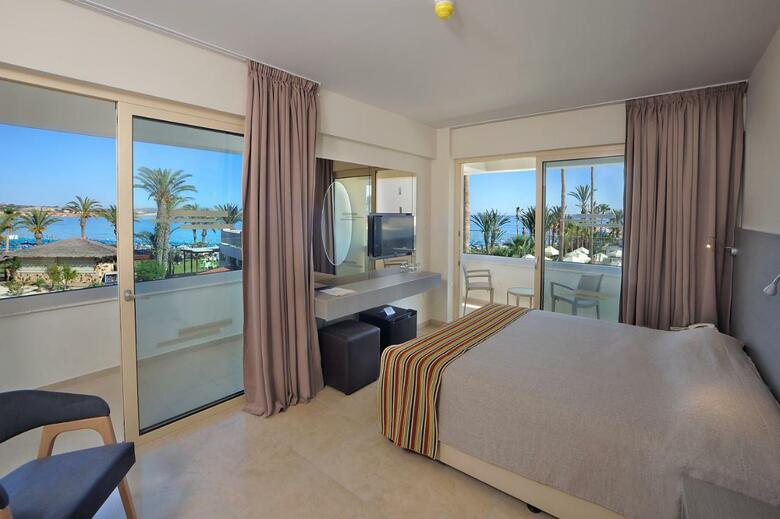 Hotel Nelia Beach