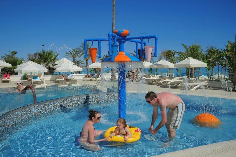 Hotel Nelia Beach